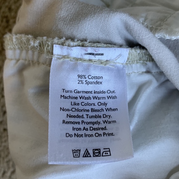 Eddie Bauer Khaki Tan Slightly Curvy Shorts Size 12 - Picture 5 of 6